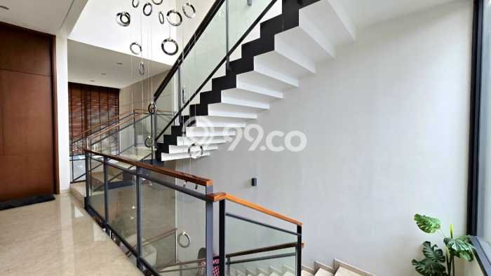 Rumah Elit Modern Siap Huni di BSD Tangerang Rumah Elit Modern Siap Huni di BSD Tangerang