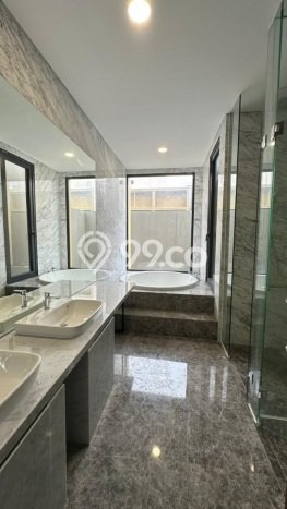 Rumah Mewah LB 480m2 Siap Huni Desain Elegan di BSD, Tangerang Rumah Mewah LB 480m2 Siap Huni Desain Elegan di BSD, Tangerang