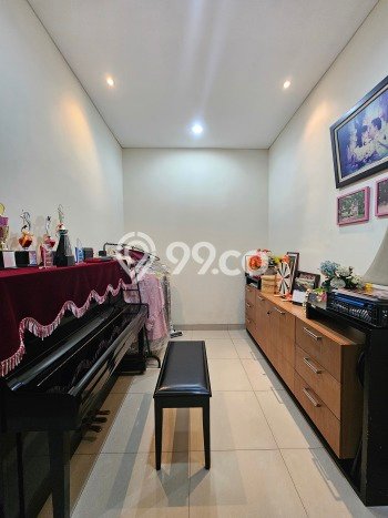 LISTING BARU! Rumah Strategis di Lippo Karawaci, Luas 250m² LB 180m² LISTING BARU! Rumah Strategis di Lippo Karawaci, Luas 250m² LB 180m²