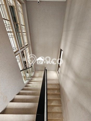 Ready to Use! Luxury House LT 153m2 Desain Elegan di BSD City Ready to Use! Luxury House LT 153m2 Desain Elegan di BSD City