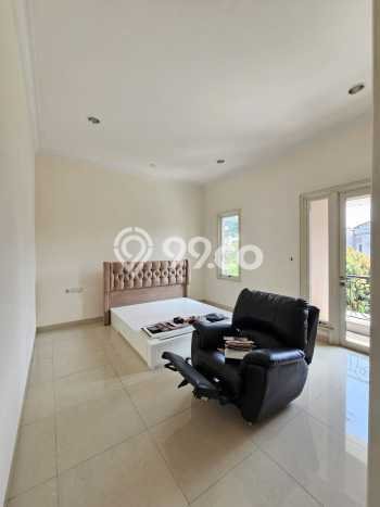 Rumah Strategis di Gading Serpong, Tangerang, LT 250m² Bangunan 230m² - HARGA NEGO! Rumah Strategis di Gading Serpong, Tangerang, LT 250m² Bangunan 230m² - HARGA NEGO!