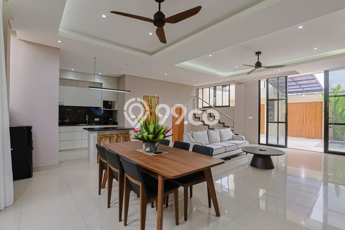 Rumah Elit LB 254m2 Siap Huni Desain Elegan di Dewi Sri, Badung Rumah Elit LB 254m2 Siap Huni Desain Elegan di Dewi Sri, Badung