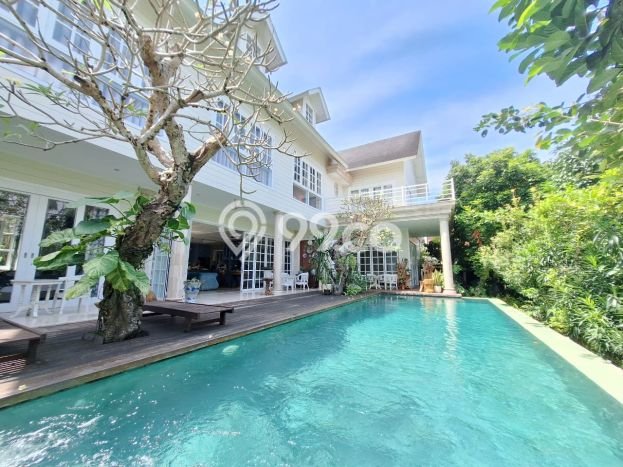 For Sale! Premium House LT 725m2 Desain Elegan di Umalas For Sale! Premium House LT 725m2 Desain Elegan di Umalas