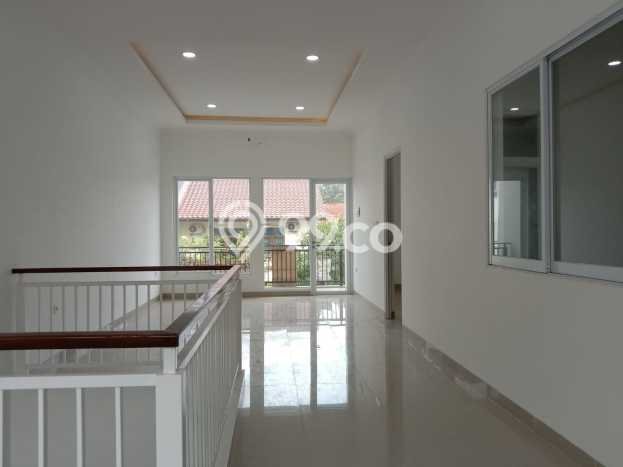 Rumah Luxury Modern Tanpa Renovasi di BSD Griya Loka Tangerang Rumah Luxury Modern Tanpa Renovasi di BSD Griya Loka Tangerang