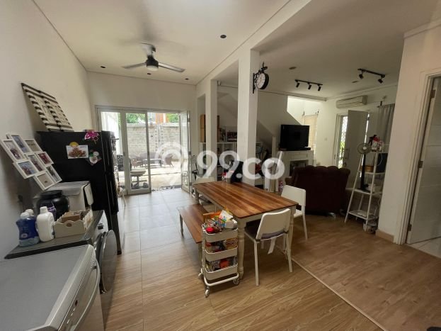 Jual Rumah Bagus Siap Huni LB 95m2 di Serpong, Tangerang Selatan Jual Rumah Bagus Siap Huni LB 95m2 di Serpong, Tangerang Selatan