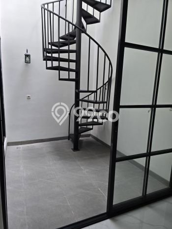 Ready to Use! Premium House LT 123m2 Desain Elegan di BSD Ready to Use! Premium House LT 123m2 Desain Elegan di BSD
