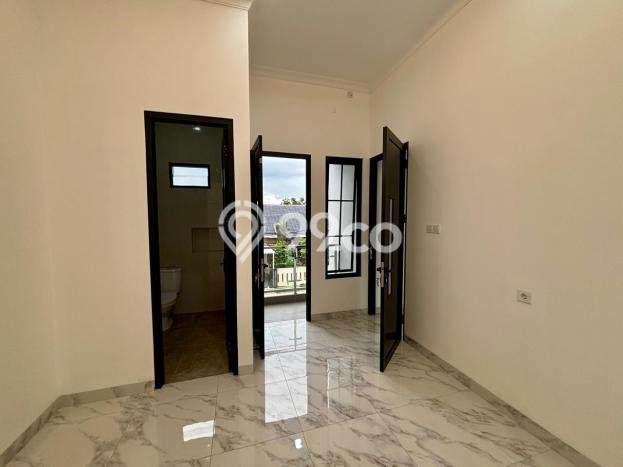 Rumah Mewah LB 250m2 Siap Pakai Desain Elegan di BSD Griya Loka, Tangerang Rumah Mewah LB 250m2 Siap Pakai Desain Elegan di BSD Griya Loka, Tangerang