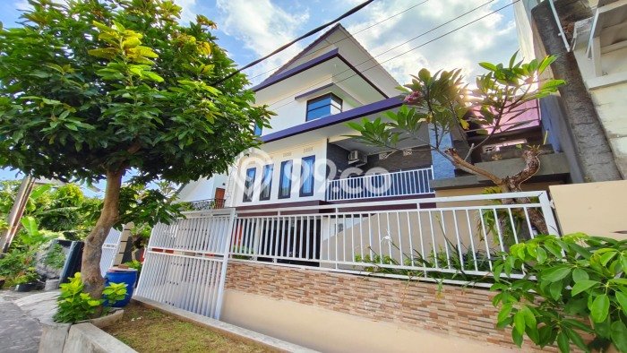Disewakan! Rumah 2 Kamar Tidur &
3 Kamar Mandi di Nusa Dua, Badung Disewakan! Rumah 2 Kamar Tidur &
3 Kamar Mandi di Nusa Dua, Badung
