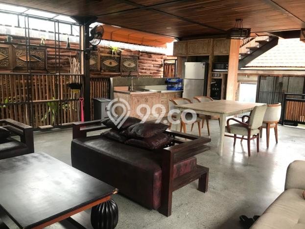 Vila Kawasan , Area 200m2m², Posisi Premium Vila Kawasan , Area 200m2m², Posisi Premium