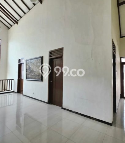 Rumah Mewah LB 230m2 Siap Pakai Desain Elegan di Tidar, Malang Rumah Mewah LB 230m2 Siap Pakai Desain Elegan di Tidar, Malang
