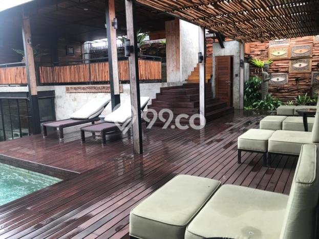 Vila Kawasan , Area 200m2m², Posisi Premium Vila Kawasan , Area 200m2m², Posisi Premium