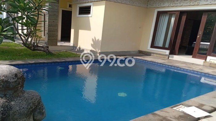 Rumah Sewa Badung LT 200m2 LB 185m2 Area Nusa Dua Rumah Sewa Badung LT 200m2 LB 185m2 Area Nusa Dua