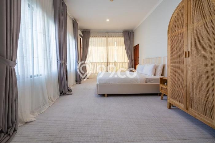 DIJUAL! Vila di , Area 295m2m², Posisi Premium DIJUAL! Vila di , Area 295m2m², Posisi Premium