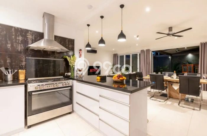 Vila Kawasan , Ukuran 200m2m², Ideal untuk hunian keluarga Vila Kawasan , Ukuran 200m2m², Ideal untuk hunian keluarga