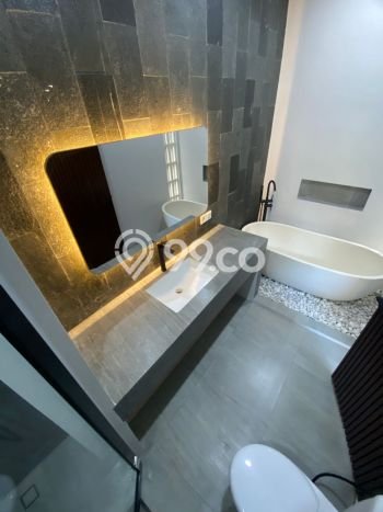 Vila di , Area 135m2m², Akses ke Fasilitas Umum Vila di , Area 135m2m², Akses ke Fasilitas Umum