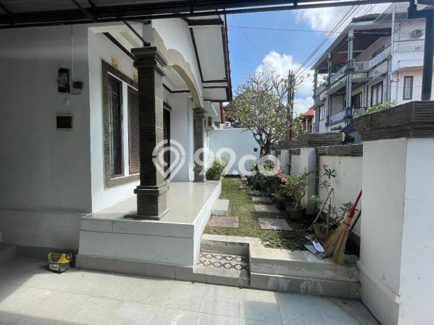 Hunian Impian Modern! Rumah 2 Lantai area Jimbaran, Badung, LT 150m2m² LB 145m2m² Hunian Impian Modern! Rumah 2 Lantai area Jimbaran, Badung, LT 150m2m² LB 145m2m²