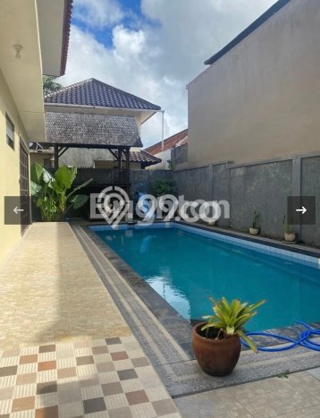 Lokasi strategis! Rumah siap pakai disewakan di Jimbaran LB 200m2 Lokasi strategis! Rumah siap pakai disewakan di Jimbaran LB 200m2