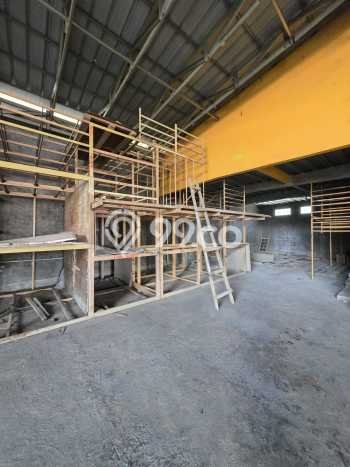 Komersial Dijual di Cibitung Bekasi dengan Luas Bangunan 240m2 Komersial Dijual di Cibitung Bekasi dengan Luas Bangunan 240m2