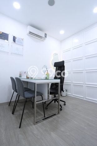 Ruko Dijual di Prime Area Jakarta Barat Luas 300m2 Ruko Dijual di Prime Area Jakarta Barat Luas 300m2