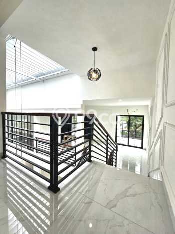 Rumah Luxury Modern Siap Huni di Bintaro Tangerang Selatan Rumah Luxury Modern Siap Huni di Bintaro Tangerang Selatan