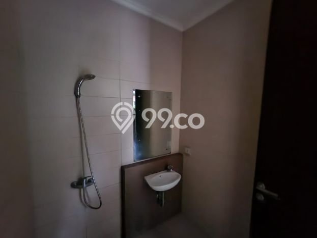 Rumah Strategis Minimalis Lb 100m2 di BSD, Tangerang Selatan Rumah Strategis Minimalis Lb 100m2 di BSD, Tangerang Selatan
