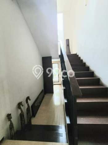 Rumah Mewah LB 480m2 Siap Huni Desain Elegan di Bintaro, Tangerang Selatan Rumah Mewah LB 480m2 Siap Huni Desain Elegan di Bintaro, Tangerang Selatan