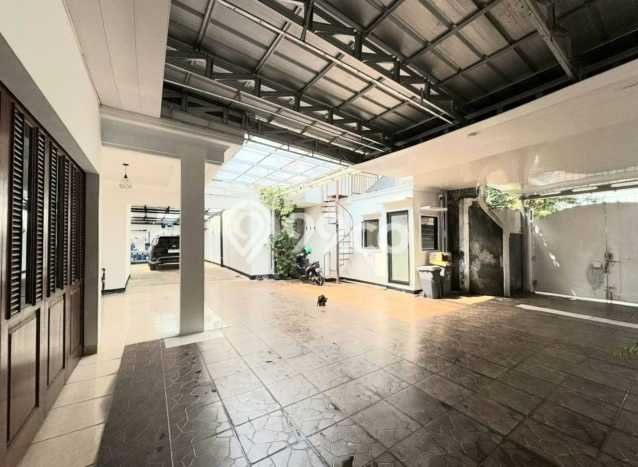 Dijual Rumah Premium dengan Fasilitas Sekitar Komplit di Kemang, Jakarta Selatan Dijual Rumah Premium dengan Fasilitas Sekitar Komplit di Kemang, Jakarta Selatan