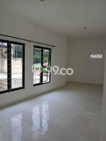 Rumah Modern Cantik 5 KT Siap Huni di Ciputat Rumah Modern Cantik 5 KT Siap Huni di Ciputat