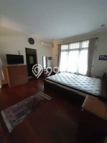 Rumah Luxury Modern Tanpa Renovasi di Bintaro Tangerang Selatan Rumah Luxury Modern Tanpa Renovasi di Bintaro Tangerang Selatan