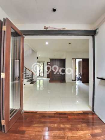 Rumah Elit Modern Tanpa Renovasi di Sektor 9-Bintaro Tangerang Selatan Rumah Elit Modern Tanpa Renovasi di Sektor 9-Bintaro Tangerang Selatan