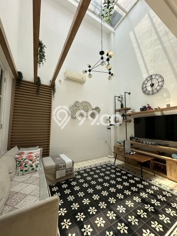 Hunian Elit LB 260m2 Siap Huni Desain Elegan di Bintaro, Tangerang Selatan Hunian Elit LB 260m2 Siap Huni Desain Elegan di Bintaro, Tangerang Selatan