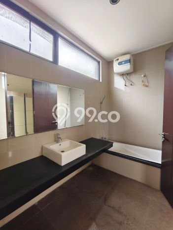 Hunian Mewah LB 216m2 Siap Pakai Desain Elegan di Bintaro, Tangerang Selatan Hunian Mewah LB 216m2 Siap Pakai Desain Elegan di Bintaro, Tangerang Selatan