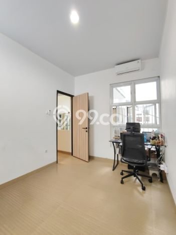 Rumah Mewah LB 450m2 Siap Huni Desain Elegan di Graha Raya, Tangerang Selatan Rumah Mewah LB 450m2 Siap Huni Desain Elegan di Graha Raya, Tangerang Selatan