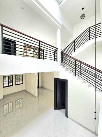 Rumah Luxury Modern Siap Huni di Bintaro Tangerang Selatan Rumah Luxury Modern Siap Huni di Bintaro Tangerang Selatan