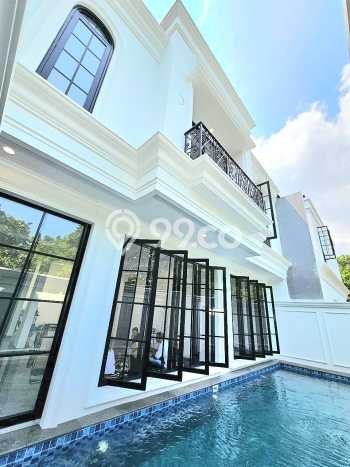 Rumah Mewah LB 266m2 Siap Pakai Desain Elegan di Bintaro, Tangerang Selatan Rumah Mewah LB 266m2 Siap Pakai Desain Elegan di Bintaro, Tangerang Selatan