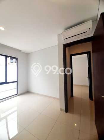 Rumah Elit Modern Tanpa Renovasi di Lebak Bulus Jakarta Selatan Rumah Elit Modern Tanpa Renovasi di Lebak Bulus Jakarta Selatan