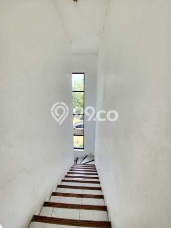 Rumah Strategis di Sektor 9-Bintaro, Tangerang Selatan, Luas 105m² LB 90m² - HARGA NEGO! Rumah Strategis di Sektor 9-Bintaro, Tangerang Selatan, Luas 105m² LB 90m² - HARGA NEGO!
