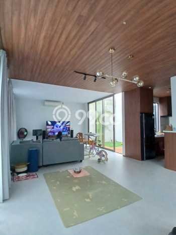 Jual Rumah Luas Megah Dengan View Cantik di Bintaro, Tangerang Selatan Jual Rumah Luas Megah Dengan View Cantik di Bintaro, Tangerang Selatan