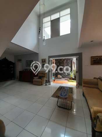 Rumah Luxury Modern Tanpa Renovasi di Bintaro Tangerang Selatan Rumah Luxury Modern Tanpa Renovasi di Bintaro Tangerang Selatan
