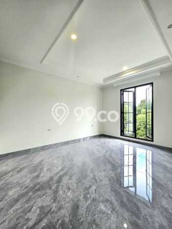 Rumah Mewah LB 266m2 Siap Pakai Desain Elegan di Bintaro, Tangerang Selatan Rumah Mewah LB 266m2 Siap Pakai Desain Elegan di Bintaro, Tangerang Selatan