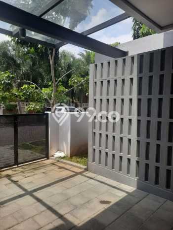 Rumah Elit Modern Tanpa Renovasi di Lebak Bulus Jakarta Selatan Rumah Elit Modern Tanpa Renovasi di Lebak Bulus Jakarta Selatan
