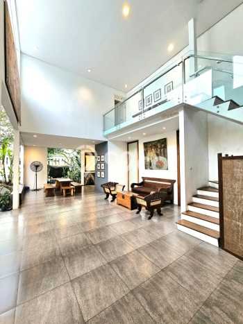 Jual Rumah Mewah Megah Dengan View Eksklusif di Sektor 7-Bintaro, Tangerang Selatan Jual Rumah Mewah Megah Dengan View Eksklusif di Sektor 7-Bintaro, Tangerang Selatan