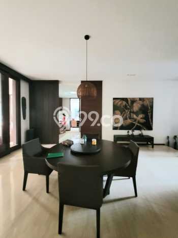 Rumah Mewah LB 480m2 Siap Huni Desain Elegan di Bintaro, Tangerang Selatan Rumah Mewah LB 480m2 Siap Huni Desain Elegan di Bintaro, Tangerang Selatan