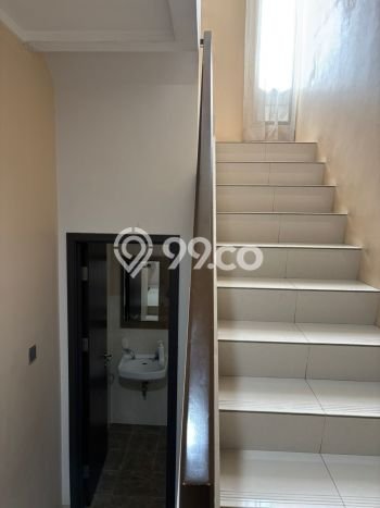 Rumah Mewah LB 99m2 Siap Pakai Desain Elegan di Bintaro, Tangerang Selatan Rumah Mewah LB 99m2 Siap Pakai Desain Elegan di Bintaro, Tangerang Selatan