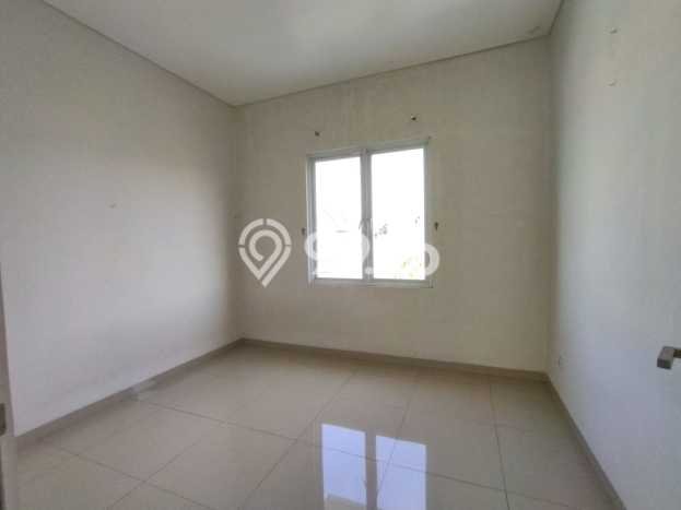 DIJUAL CEPAT! Rumah Siap Huni Area Strategis Cakung, Luas 120m² LB 110m² DIJUAL CEPAT! Rumah Siap Huni Area Strategis Cakung, Luas 120m² LB 110m²