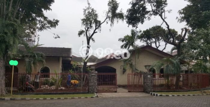 For Sale! Luxury House LT 955m2 Desain Modern di Jemursari For Sale! Luxury House LT 955m2 Desain Modern di Jemursari