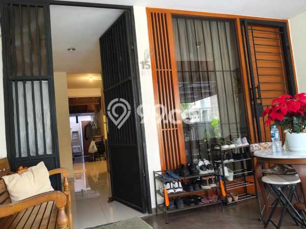 For Sale! Premium House LT 240m2 Desain Modern di Pulomas For Sale! Premium House LT 240m2 Desain Modern di Pulomas