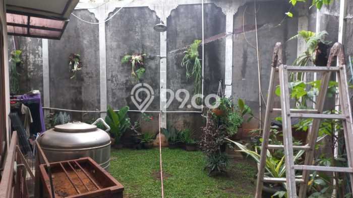 Dijual Rumah Luas Elegan Dengan View Eksklusif di Depok II, Depok Dijual Rumah Luas Elegan Dengan View Eksklusif di Depok II, Depok