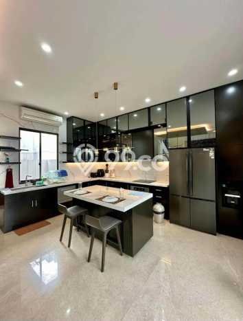 Ready to Use! Luxury House LT 202m2 Desain Modern di BSD Ready to Use! Luxury House LT 202m2 Desain Modern di BSD