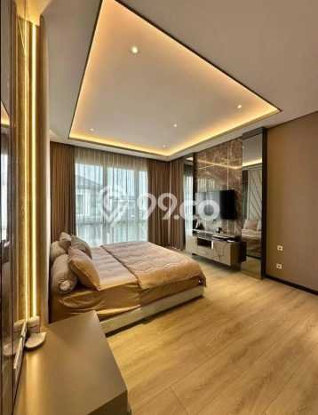 Ready to Use! Luxury House LT 202m2 Desain Modern di BSD Ready to Use! Luxury House LT 202m2 Desain Modern di BSD